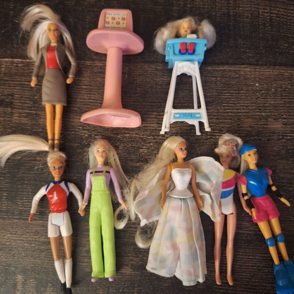 Vintage McDonalds Barbie Toy Lot Kelly Doll Business Roller Skates Happy‎ Meal